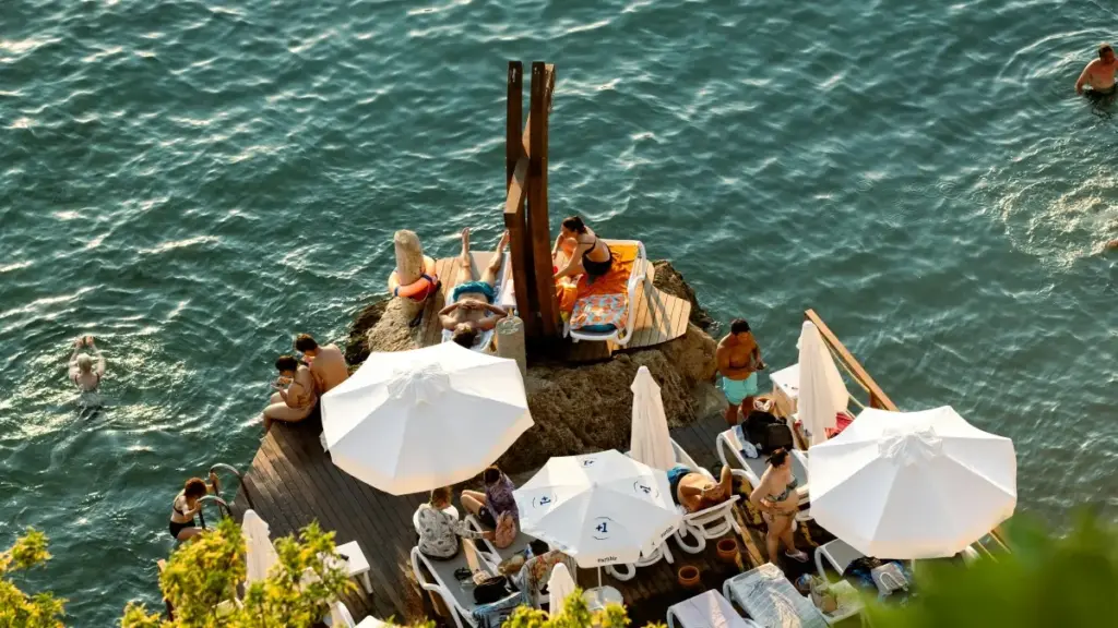 យុទ្ធសាស្ត្រផ្ទាល់ខ្លួនសម្រាប់អ្នកបង្កើតនៅកម្ពុជា ដើម្បីទាក់ទងម៉ាកអាហ្វ្រិកខាងត្បូងលើ Pinterest និងបង្កើនឱកាសរួមបញ្ចូលកម្មវិធី។ មានខ្លឹមសារ​ល្អ និង​យុទ្ធសាស្ត្រ​ការ​ចាក់បង្ហាញ។