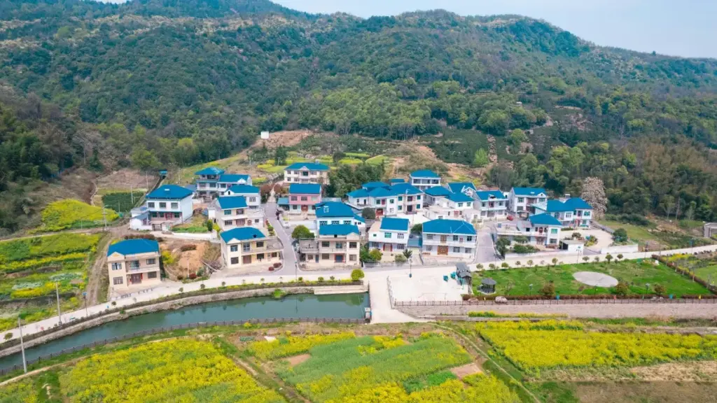 ជាសេចក្តីណែនាំអនុវត្តសម្រាប់អ្នកបង្កើតខ្មែរ៖ របៀបទាក់ទងម៉ាកនៅលើ Roposo និងចុះកិច្ចសន្យាឧបត្ថម្ភដោយប្រើរបៀបផ្ទាល់ ការសម្រេចចិត្តរូបមន្ត និងគន្លឹះទីផ្សារក្នុងឆ្នាំ 2025។