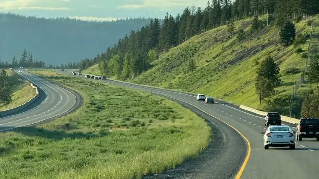 ក្បួន​ជាក់ស្ដែង​សម្រាប់​ក្រី​ភាព​ឈាន​ទៅ​កាន់​ម៉ាក​ឡាវ​លើ Disney Plus ដើម្បីបង្កើត​ការចាប់​អារម្មណ៍​ពី​ខ្សែ​ស្តារនៅ​កម្ពុជា។