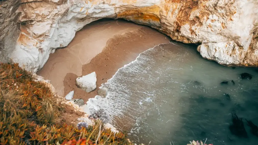 ដៃគូដ៏មានប្រសិទ្ធភាពសម្រាប់អ្នកផ្សព្វផ្សាយទេសចរណ៍—នេះជាឡូខ្សែជាក់ស្តែងក្នុងការស្វែងរក Twitch creators នៅ UAE ដើម្បីបង្ហាញទេសចរណ៍ក្នុងស្រុក។